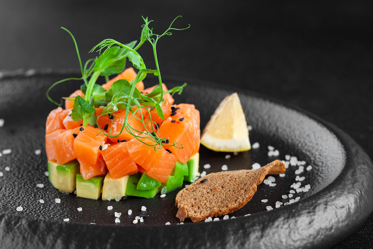 Lachstatar mit Avocado